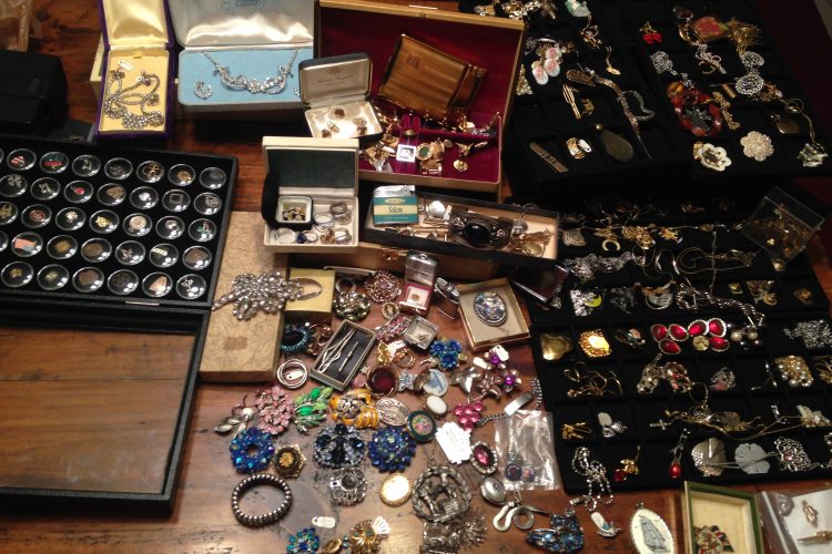 Estate Jewelry Buyers in NJ & NYC Sell Antique Estate Jewelry for cash